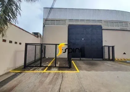 Galpão/Depósito/Armazém para alugar, 600m² no Custódio Pereira, Uberlândia