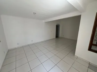 Casa com 3 Quartos para alugar, 90m² no Jardim Luz, Aparecida de Goiânia