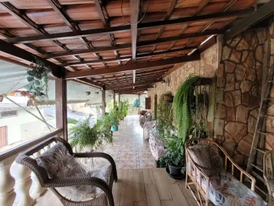 Casa com 6 Quartos à venda, 200m² no Floramar, Belo Horizonte