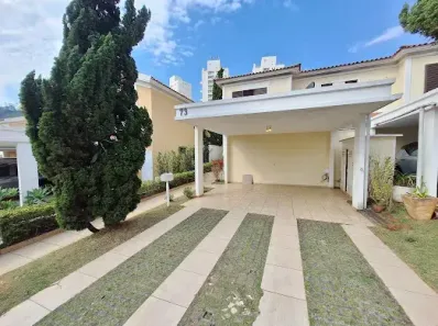 Casa de Condomínio com 3 Quartos para alugar, 165m² no Tamboré, Santana de Parnaíba