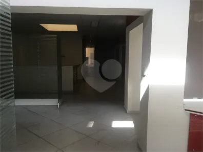 Prédio Comercial para alugar, 824m² no Santana, São Paulo