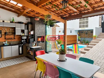 Casa com 3 Quartos à venda, 159m² no Jardim Rizzo, Guarulhos