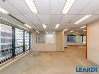 Sala Comercial à venda, 438m² no Cerqueira César, São Paulo