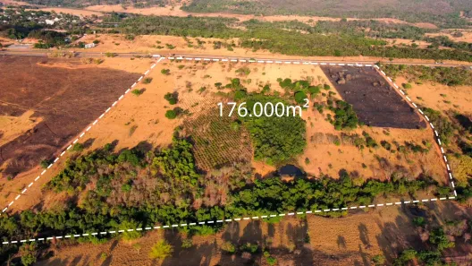 Fazenda/Sítio à venda, 5m² no , Hidrolândia