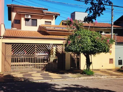 Sobrado com 4 Quartos à venda, 271m² no Parque das Flores, Campinas