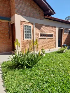 Casa com 3 Quartos para alugar, 286m² no Sambaqui, Florianópolis