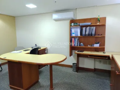 Sala Comercial à venda, 48m² no Três Figueiras, Porto Alegre