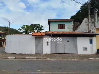 Casa com 3 Quartos à venda, 250m² no Nogueira, Guararema