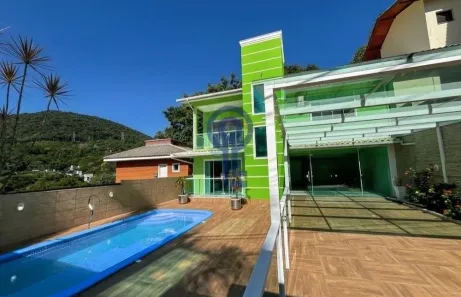 Casa com 4 Quartos para alugar, 262m² no Itacorubi, Florianópolis