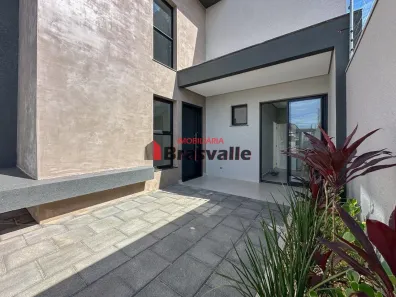 Sobrado com 3 Quartos à venda, 104m² no Santa Cruz, Cascavel