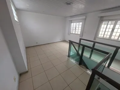 Casa com 2 Quartos para alugar, 100m² no Realengo, Rio de Janeiro