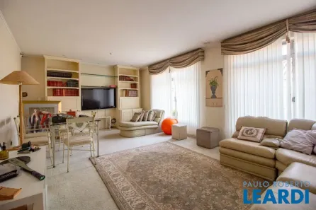 Casa com 4 Quartos à venda, 450m² no Pacaembu, São Paulo