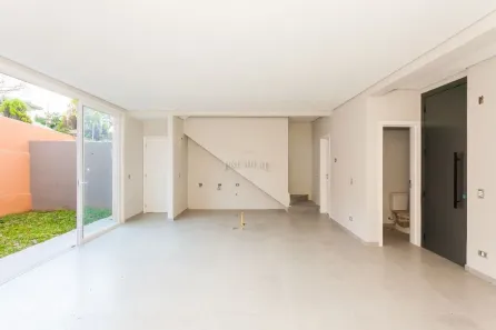 Sobrado com 3 Quartos para alugar, 118m² no Campo Comprido, Curitiba