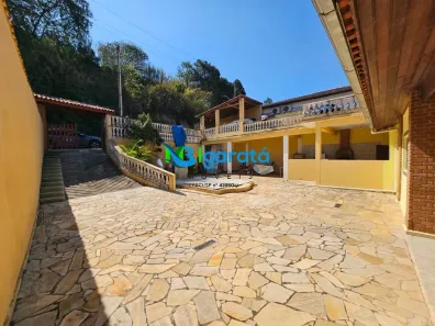 Fazenda/Sítio com 4 Quartos à venda, 200m² no Centro, Igaratá