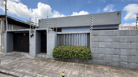 Casa com 4 Quartos à venda, 200m² no Centro, Campina Grande