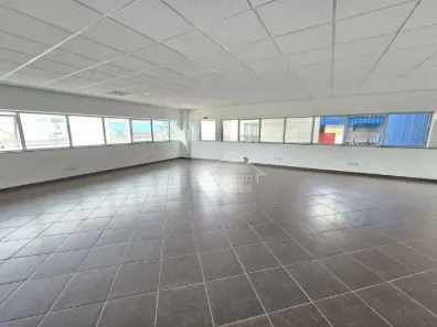 Sala Comercial para alugar, 332m² no Distrito Industrial Alfredo Relo, Itatiba