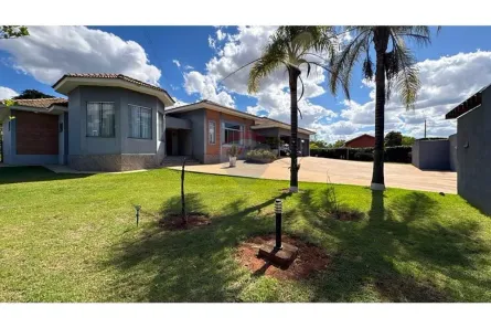 Fazenda/Sítio com 3 Quartos à venda, 323m² no Hélio Aguiar, São Manuel