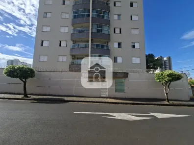 Apartamento com 3 Quartos para alugar, 118m² no Lídice, Uberlândia