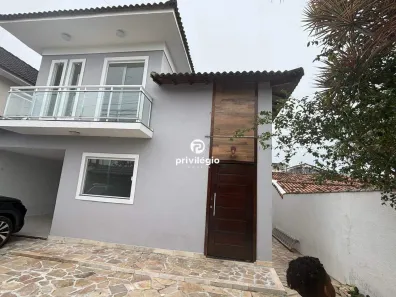 Sobrado com 3 Quartos à venda, 200m² no Jardim Atlântico Leste (Itaipuaçu), Maricá