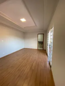 Casa com 3 Quartos para venda ou aluguel, 180m² no Conjunto Habitacional Alexandre Urbanas, Londrina
