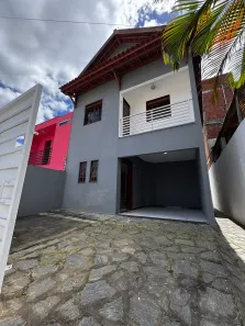 Sobrado com 3 Quartos à venda, 90m² no Três Irmãs, Campina Grande