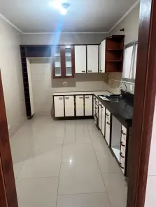 Casa de Condomínio com 3 Quartos para alugar, 130m² no Jardim Santa Maria, Jacareí