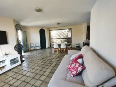 Casa com 3 Quartos à venda, 166m² no Lagoa Nova, Natal