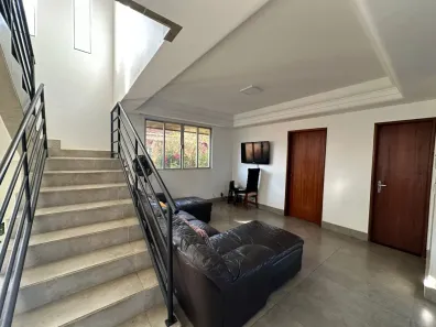 Sobrado com 4 Quartos à venda, 349m² no Jardim Europa, Goiânia