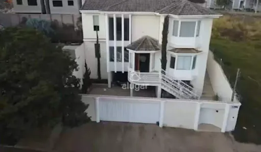 Casa com 6 Quartos para alugar, 400m² no Ibituruna, Montes Claros