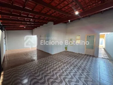 Casa com 3 Quartos para alugar, 180m² no Jardim Europa, Uberlândia