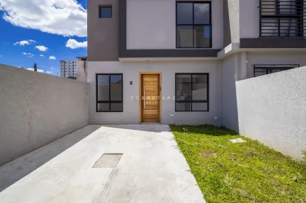Sobrado com 3 Quartos à venda, 147m² no Lindóia, Curitiba
