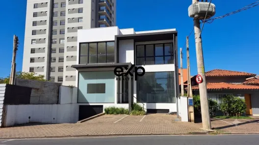 Prédio Comercial para alugar, 495m² no Cambuí, Campinas