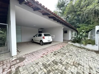 Casa com 9 Quartos para alugar, 561m² no Ponta Aguda, Blumenau