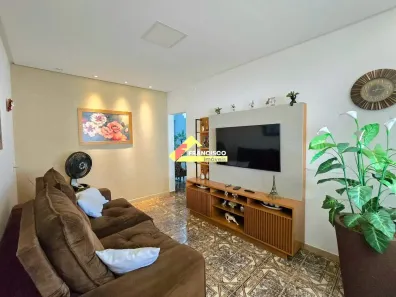 Casa com 4 Quartos à venda, 250m² no São José, Divinópolis