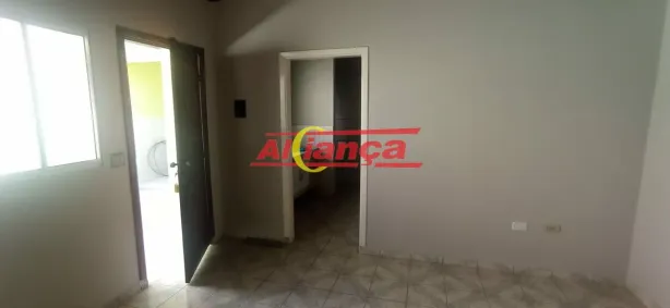 Casa com 1 Quarto para alugar, 50m² no Jardim Flor da Montanha, Guarulhos