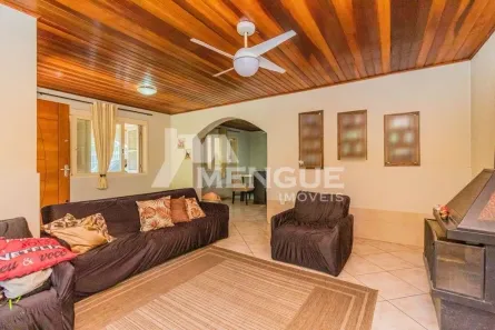 Casa com 3 Quartos à venda, 253m² no Jardim Itu, Porto Alegre