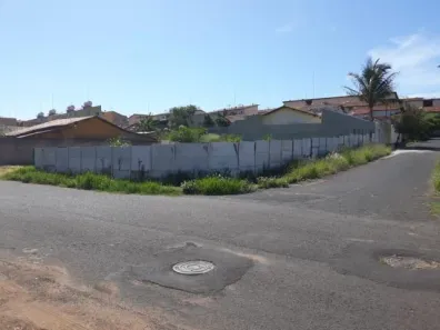 Lote/Terreno à venda, 862m² no Chácaras Tubalina e Quartel, Uberlândia