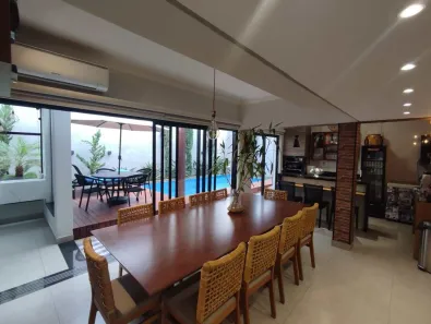Sobrado com 4 Quartos à venda, 394m² no Centro, Franca