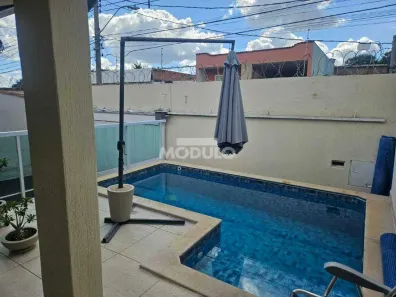 Casa com 3 Quartos à venda, 300m² no Lourdes, Uberlândia