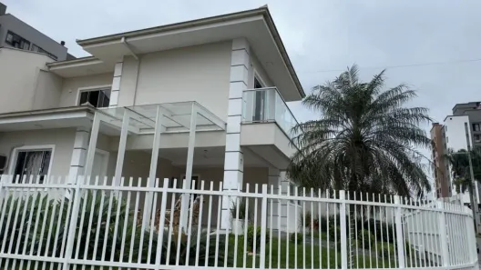 Casa com 3 Quartos à venda, 155m² no Costa e Silva, Joinville
