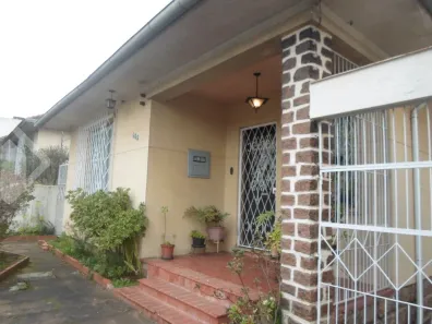 Casa com 3 Quartos à venda, 200m² no Santo Antônio, Porto Alegre