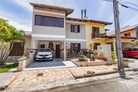 Casa de Condomínio com 3 Quartos à venda, 167m² no Guarujá, Porto Alegre