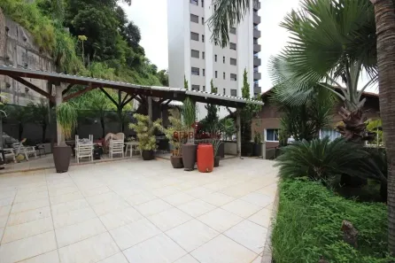 Casa com 7 Quartos à venda, 500m² no Santa Lúcia, Belo Horizonte