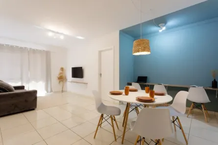 Apartamento com 1 Quarto para alugar, 10m² no Coqueiros, Florianópolis