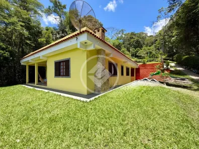 Casa de Condomínio com 3 Quartos à venda, 251m² no Três Córregos, Teresópolis