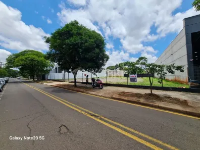 Lote/Terreno à venda, 651m² no Jardim Internorte, Maringá