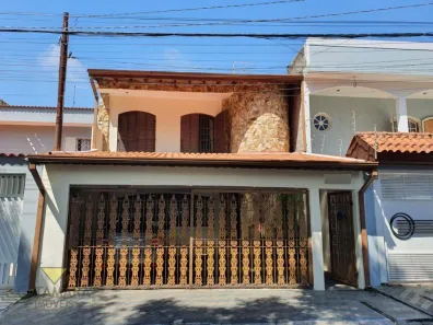 Sobrado com 3 Quartos à venda, 267m² no Vila Figueira, Suzano