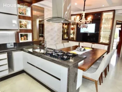 Sobrado com 3 Quartos à venda, 310m² no Sítio Cercado, Curitiba