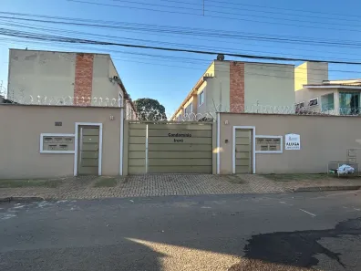 Sobrado com 3 Quartos para alugar, 130m² no Santa Genoveva, Goiânia