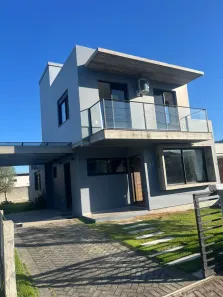 Sobrado com 3 Quartos para alugar, 100m² no , Garopaba
